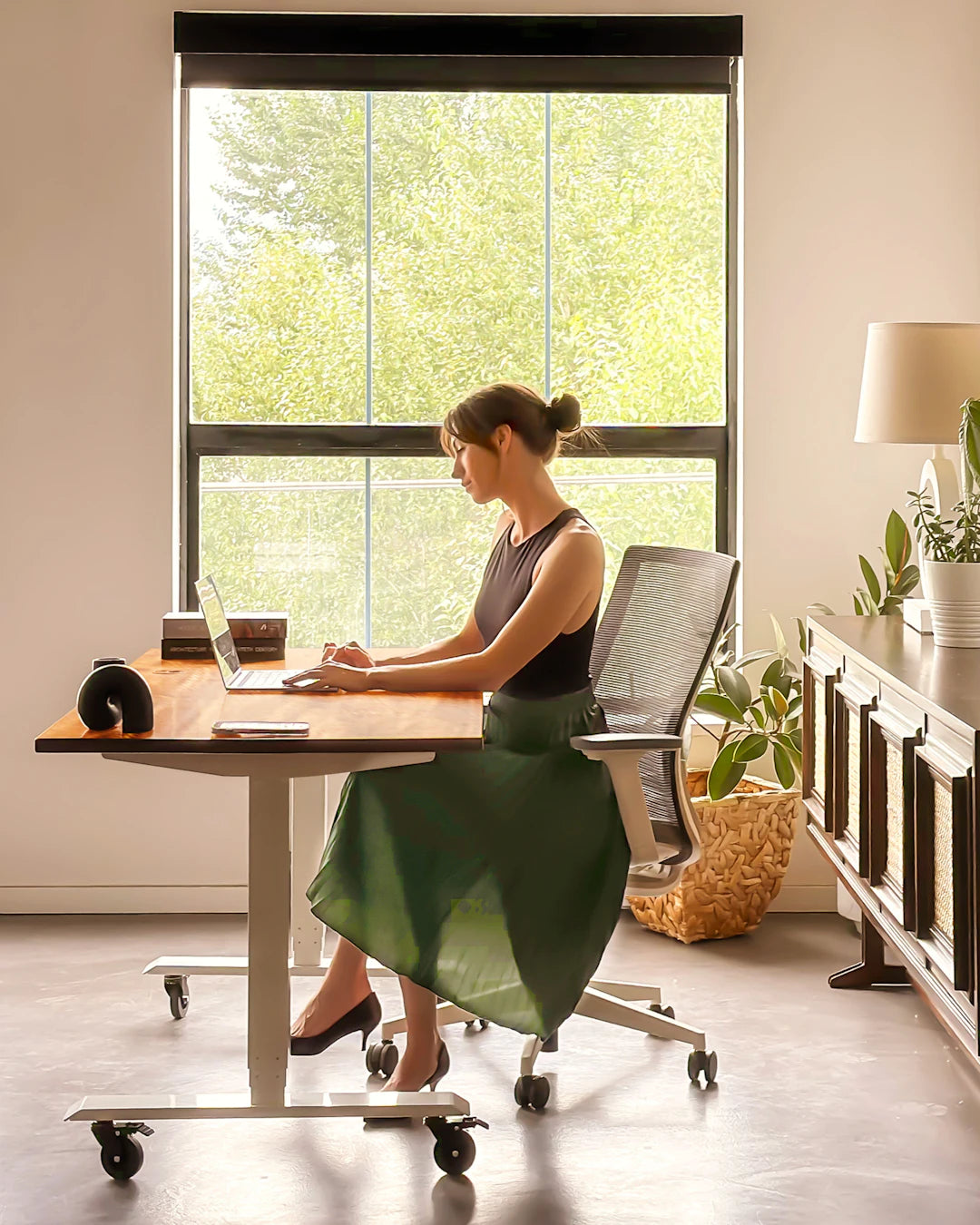 Crafting Your Productivity Oasis: How to Create a Functional Home Office