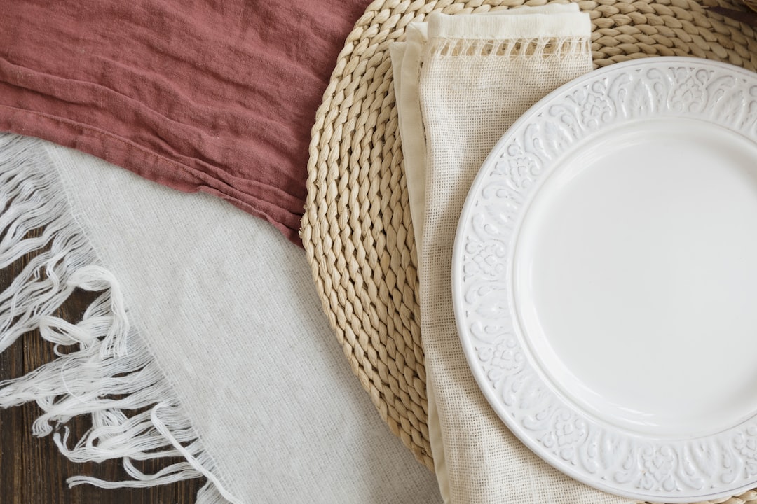 How to Host a Stylish Dinner Party at Home