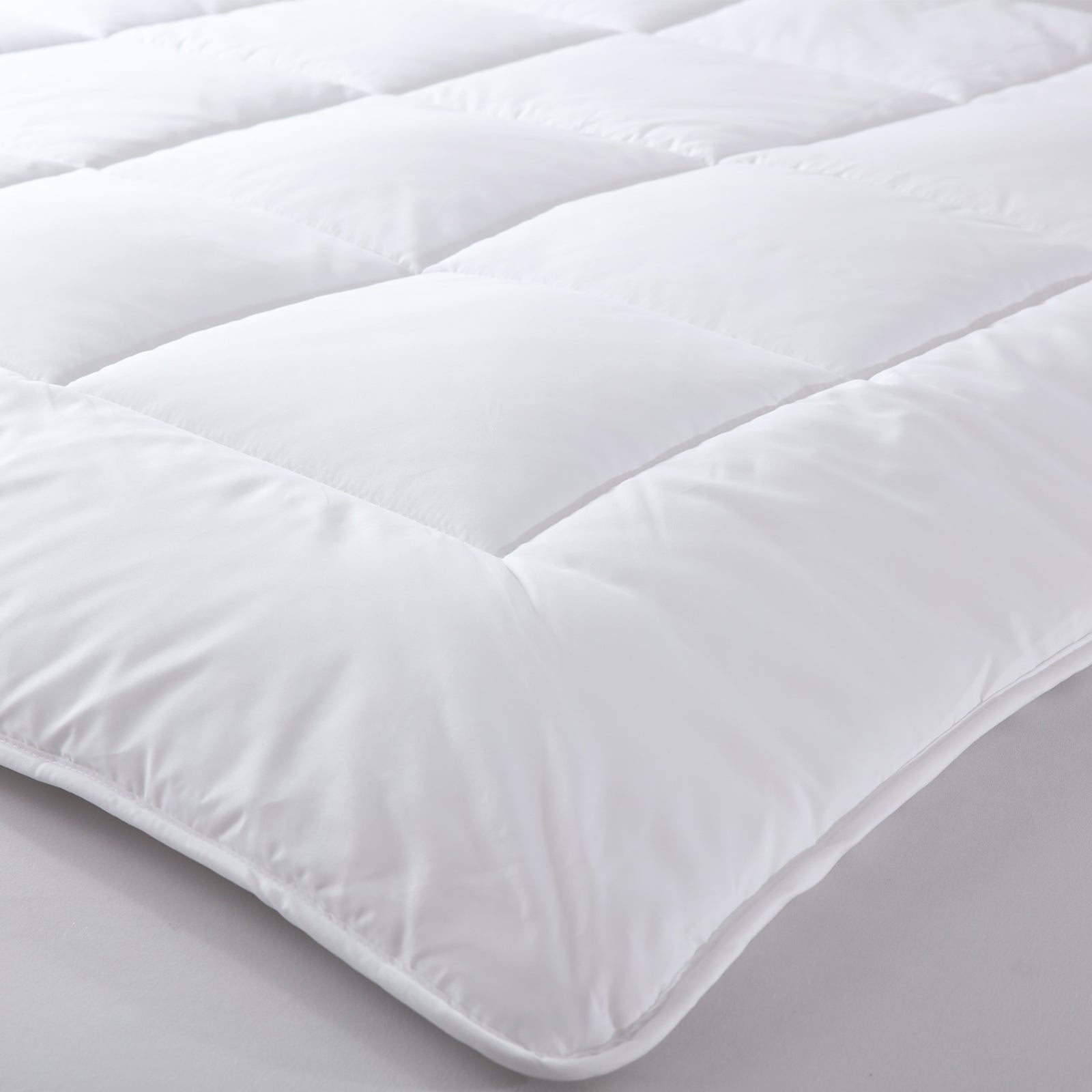 Royal Comfort 260GSM Deluxe Eco-Silk Touch Quilt 100% Cotton Cover - Double - White