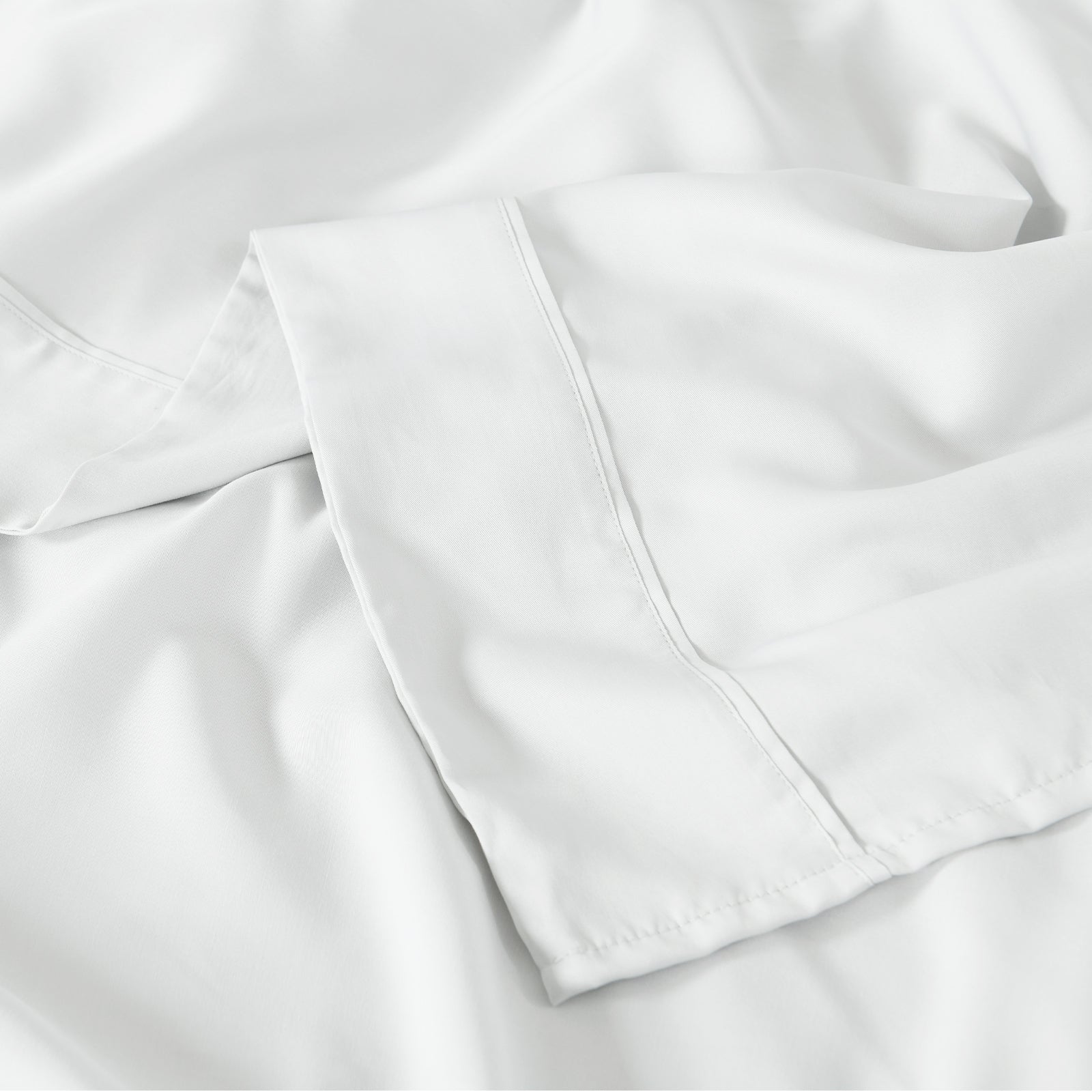 Royal Comfort 600 Thread Count Cooling Ultra Soft Tencel Eucalyptus Sheet Set - Queen - White