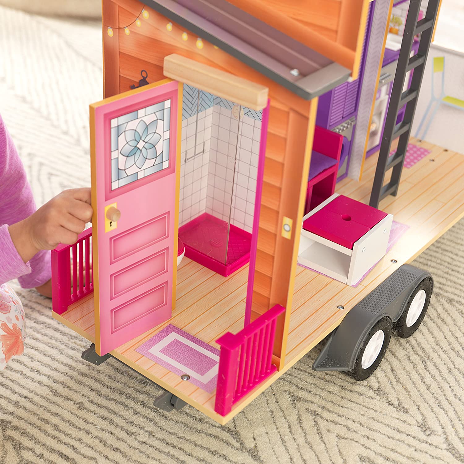 House Dollhouse with furniture for kids